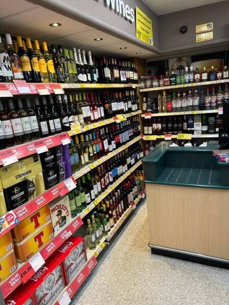 Traditional licenced convenience store located in the South Ayrshire town of Prestwick. (ref 1568) Photo 7