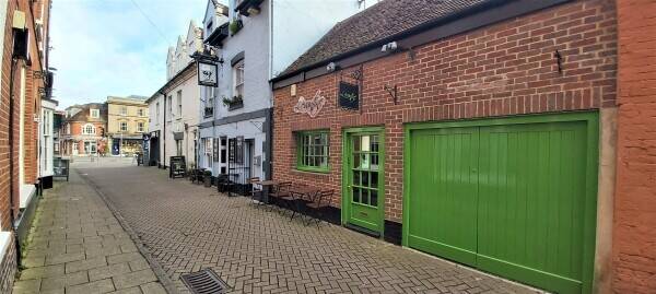 Characterful Mediterranean Restaurant in Sought After Market Town Photo 7