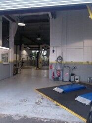 Mot & car servicing Centre in one of the most prominent and busy location Photo 7