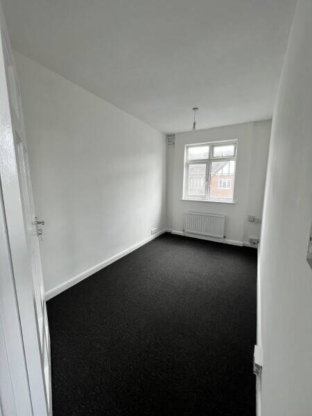 Off licence For sale West Wickham High street with 3 bedroom flat Photo 7