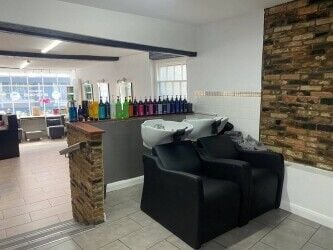 Hairdressing Business in Thriving Market Town - Oxfordshire Photo 7