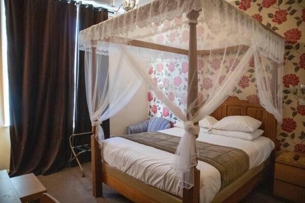 EAST SUSSEX - 23 BEDROOM HOTEL IN TOURIST HOTSPOT Photo 7