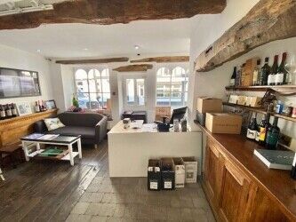 TWO RETAIL UNITS WITH EIGHT GUEST BEDROOMS FOR SALE, LLANGOLLEN, NORTH WALES. Photo 7