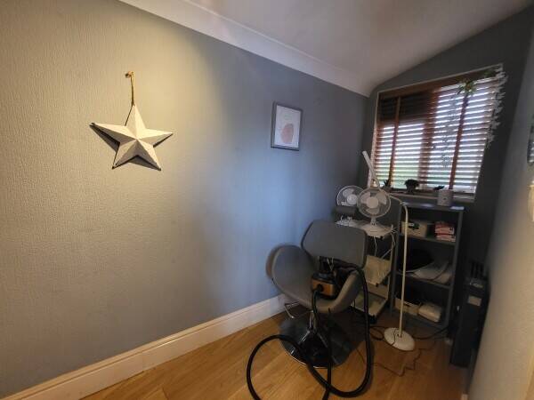 Established Beauty Salon in Busy High Street Town Photo 7