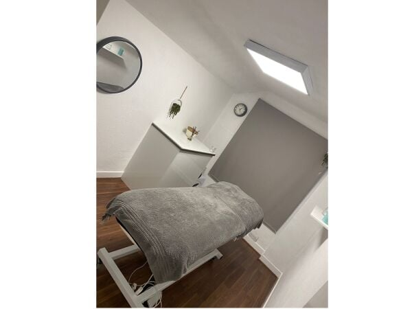 Highly Rated Beauty Salon For Sale Photo 7
