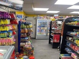 THIS OFF LICENSE IS IN PRIME LOCATION OF WINDSOR, HIGH SALES POTENTIAL, GOOD POTENTIAL. Photo 7