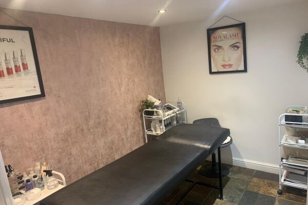 Modern Beauty Salon - Cheshire Photo 7