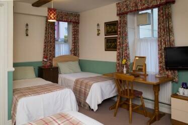 POWYS - ELEGANT GEORGIAN STYLE LICENCED HOTEL/GUESTHOUSE Photo 7