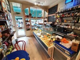 CAFÉ/COFFEE SHOP & DELI WITHIN AFFLUENT WEST LONDON TOWN Photo 7