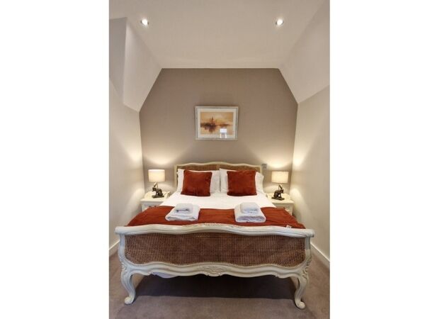 Beautifully Presented Holiday Letting For Sale Photo 7