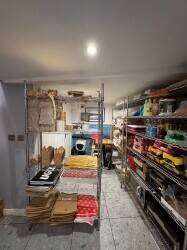 Fully equipped food business for sale In Teddington High Street Photo 6