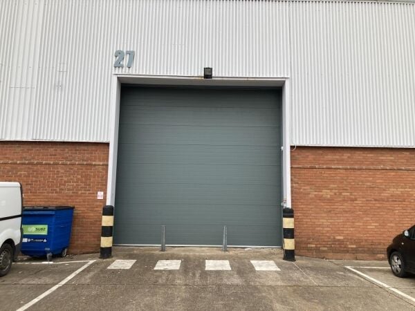 Leasehold MOT, Sales, Media & Vehicle Mechanical Repairs Centre Located In Solihull Photo 7