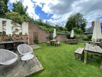 WILTSHIRE - PICTURESQUE VILLAGE FREE HOUSE ON SALISBURY PLAIN Photo 7
