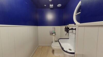 Versatile Shop Unit in Densely Populated Residential Area Photo 7