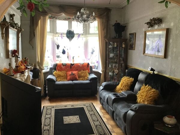 FREEHOLD CONVENIENCE STORE WITH 4 BED ACCOM, CAERPHILLY COUNTY Photo 7