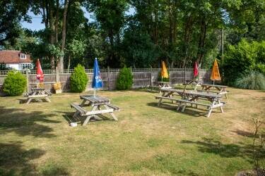 HERTFORDSHIRE - FREE-OF-TIE COUNTRY VILLAGE PUB Photo 7