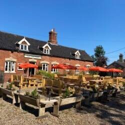 Busy Pub and restaurant and 6 bed B and B Suffolk / Norfolk Borders Photo 1
