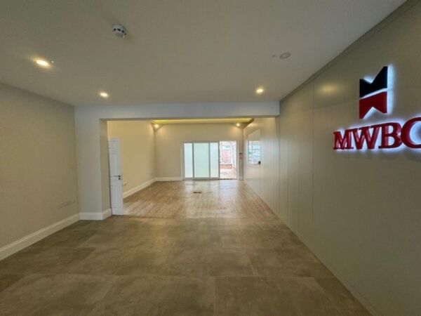 Commercial Premises Located In Wellesbourne For Rent Photo 7
