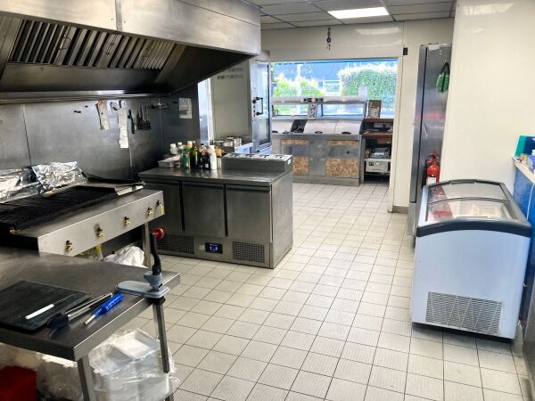 FISH & CHIP/FAST FOOD TAKEAWAY Photo 7