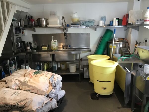 SUPERB FREEHOLD FISH & CHIP SHOP, NR ABERGAVENNY Photo 7