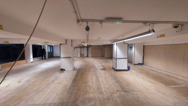 Vacant Retail Unit: High Street, Redbourn Photo 7