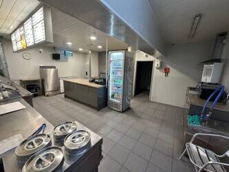 Fish and Chip shop fitted to the highest of standards. State of the art. Price is negotiable. Photo 6