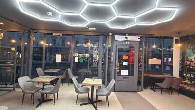 Busy fastfood burger restaurant for sale prime location in Leamington spa, Warwickshire Busy fastfood burger restaurant for sale prime location in Leamington spa, Warwickshire