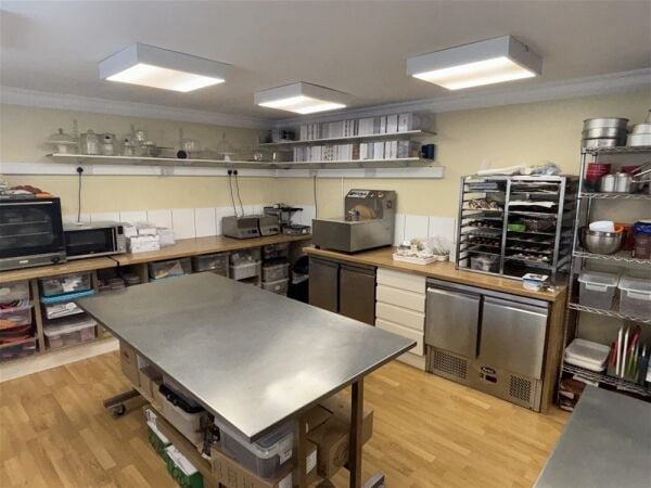 Retail For Sale in Retford Photo 7