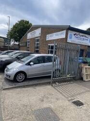 Vehicle servicing centre & MOT for class 1/2/4 Photo 7