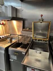 Profitable Takeaway Fired Chicken Shop for Sale Photo 7