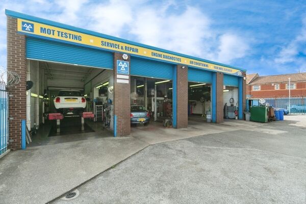 MOT And Vehicle Repair Business - Birkenhead Photo 7