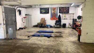 Car repair garage business for sale Growing business Photo 1