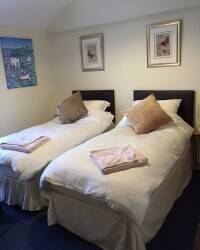 MONMOUTHSHIRE - MARKET TOWN CENTRE INN
