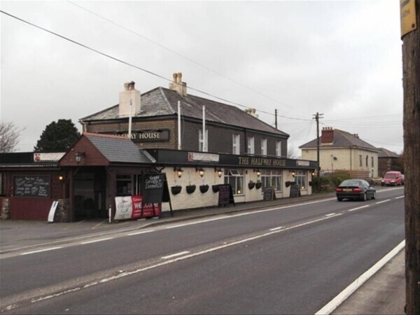 Public House FOR SALE IN Penryn Photo 8