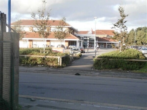 MOT/SERVICING/REPAIRS based HARTLEPOOL Photo 8