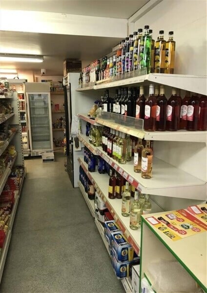 POPULAR COMMUNITY POST OFFICE & LICENSED CONVENIENCE STORE WITH PRIVATE ACCOMMODATION FOR SALE IN SHEFFIELD SUBURB Photo 8