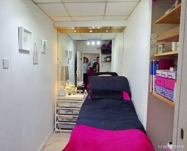 HAIR & BEAUTY SALON FOR SALE PAISLEY Photo 8