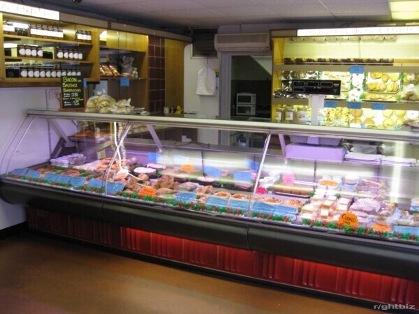 Business & property for sale, large triple fronted retail property, flat with development potential Photo 7
