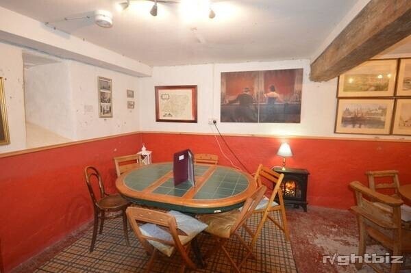 Portsoy Harbour-side former cafe with owners accommodation (ref. 1158) Photo 8