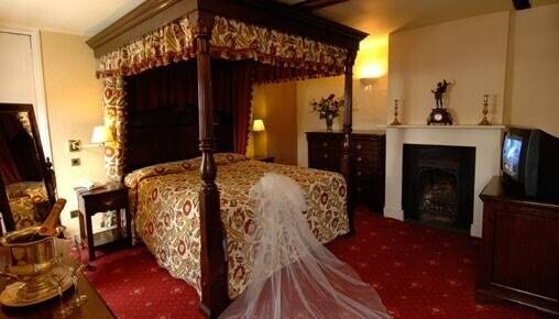 Beautiful Hotel & Restaurant Offering The Finest Dining Photo 8
