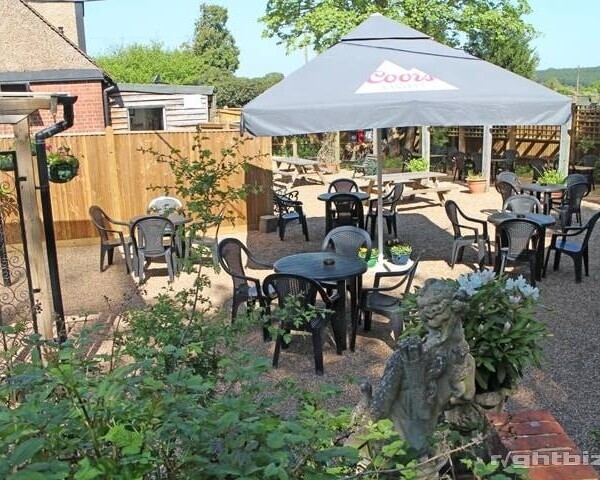 EAST SUSSEX - SUBSTANTIAL ROADSIDE PUB Photo 8