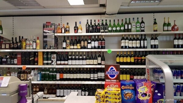 Convenient Store For sale in Ascot Leasehold Photo 8