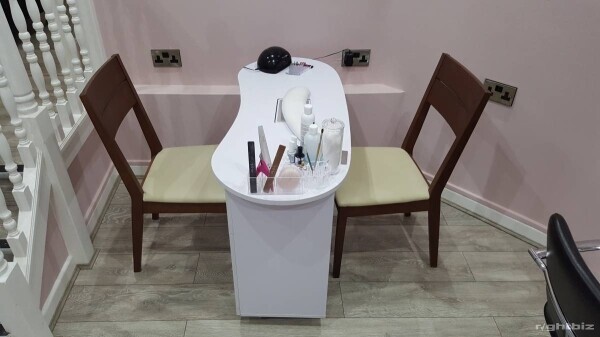 Thriving hair & nail salon on the outskirts of Chester. Beautifully furnished. Clients ready Photo 8