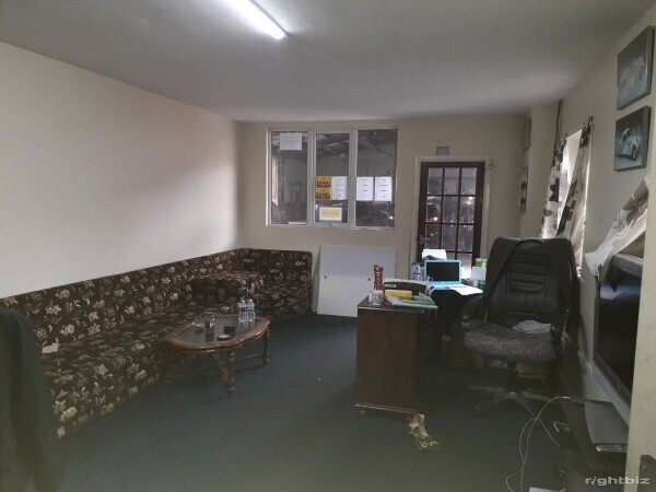 Large premises carwash, garage, body spray room, large office space, units, parking Photo 8