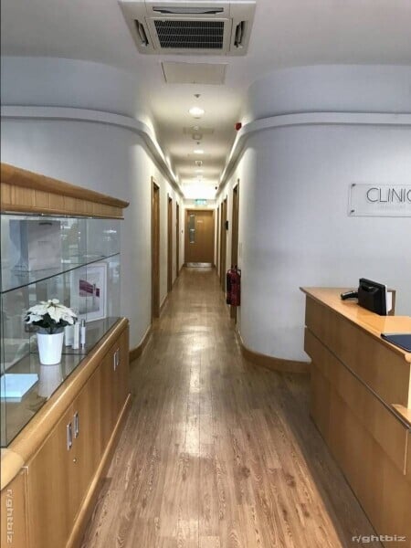 Established Beauty and Advanced Aesthetic Salon in central Southampton with huge potential. Photo 8