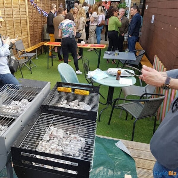 Busy trendy cafe/coffee shop for sale on High Street. Popular spot with garden and regular customers Photo 8
