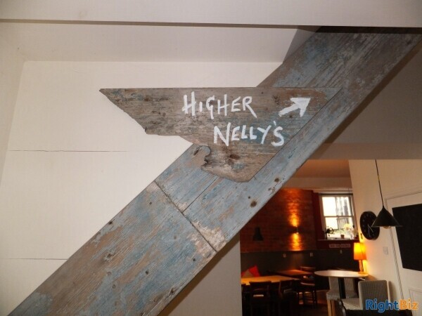 Established Cafe w/Accommodation in beautiful Derbyshire Peak District village Photo 8