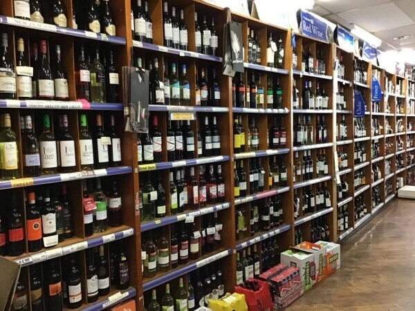 Well Stocked Off Licence with 3 Bedroom Accommodation Photo 8