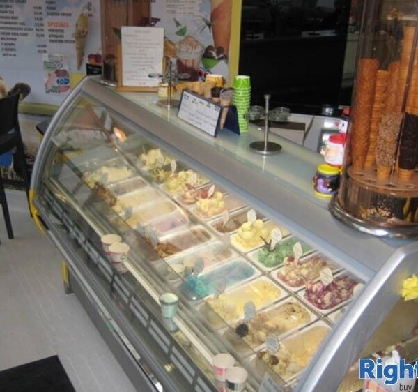 Leasehold Ice Cream Parlour Located In Padstow Photo 8
