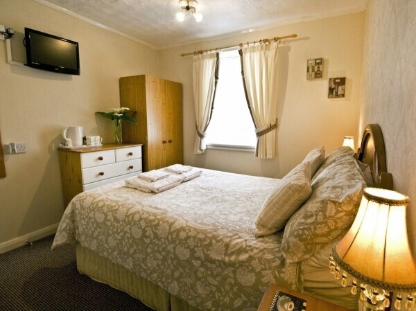 LINCOLNSHIRE COAST - ESTABLISHED PROFIT MAKING 8 BEDROOM GUESTHOUSE Photo 8